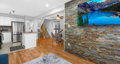 Chic 2BR House Newly Renovated Central Spot