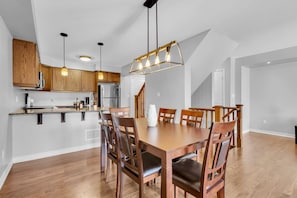 House | 4 bedrooms - Cozy 3BR Home Parking Near Kitchener Attractions (Kitchener)