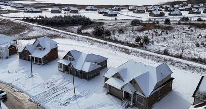 Spacious Brand New 4-bed Retreat in Quinte West