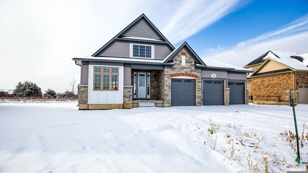 House | 4 bedrooms - Spacious Brand New 4-bed Retreat in Quinte West (Quinte West)