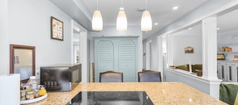 Stylish 3BR Whitby Home in Prime Location