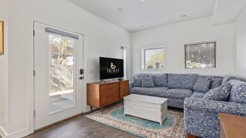 Apartment, Accessible | 1 bedroom, Internet