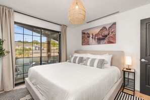 4 bedrooms, desk, Internet - NEW The Palo Verde Experience Zen-inspired Resort Oasis (Phoenix)