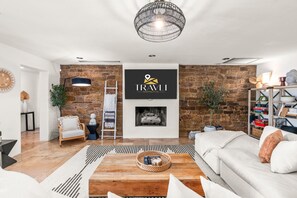 Casa | 4 habitaciones, escritorio y internet 