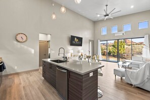 Apartment | 3 bedrooms, Internet - NEW Moondance Red Rock Retreat Epic Views (Sedona)