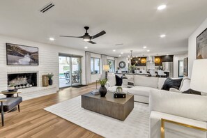 4 bedrooms, Internet - NEW The Wentworth Luxe Retreat Pool Spa (Scottsdale)