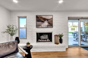 4 bedrooms, Internet - NEW The Wentworth Luxe Retreat Pool Spa (Scottsdale)