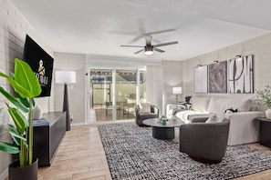Apartment | 2 bedrooms, desk, Internet