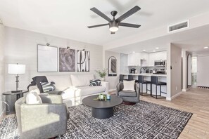 2 عدّة غرف نوم ومكتب وخدمة الإنترنت