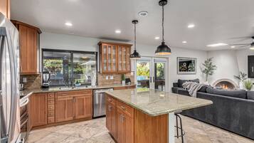 House | 4 bedrooms, Internet