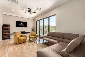 Apartment | 3 bedrooms, Internet - Papago Lux Townhouse 4level Oasis w Rooftop Lounge (Scottsdale)