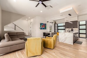 Apartment | 3 bedrooms, Internet - Papago Lux Townhouse 4level Oasis w Rooftop Lounge (Scottsdale)