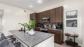 2 bedrooms, Internet