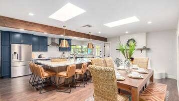 House | 7 bedrooms, Internet