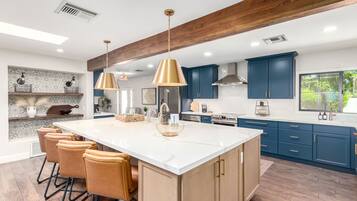 House | 7 bedrooms, Internet