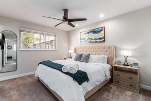 4 bedrooms, Internet - Villa on Virginia 2 Masters Pool Hottub Sleeps 10 (Scottsdale)