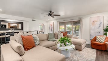 House | 4 bedrooms, desk, Internet