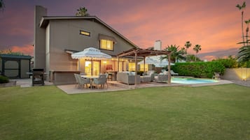 House | 4 bedrooms, desk, Internet