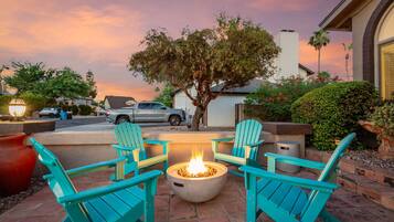 House | 4 bedrooms, desk, Internet