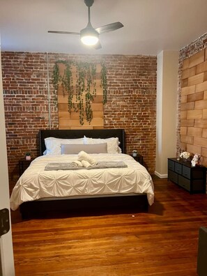 2 bedrooms, desk, iron/ironing board, free WiFi