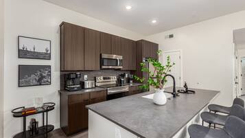 Apartment, Accessible | 2 bedrooms, Internet