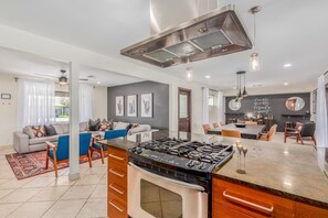 4 bedrooms, Internet - Desert Diamond Oasis Private Pool Bar Games (Scottsdale)