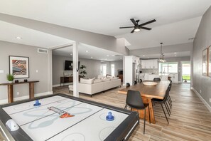 Maison, accessible aux personnes à mobilité réduite | 5 chambres, Internet