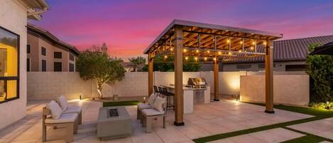 House | 5 bedrooms, desk, Internet