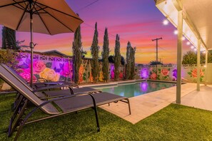 5 bedrooms, desk, Internet - Desert Rose Retreat Heated Pool 2 Masters Gameroom (Scottsdale)