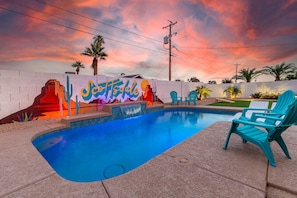 4 bedrooms, Internet - SW Modern Retreat 2 Masters Pool Hottub Firepit (Scottsdale)