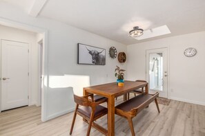House | 4 bedrooms, Internet