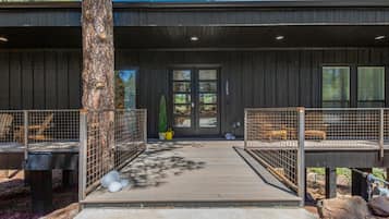 House | 3 bedrooms, desk, Internet