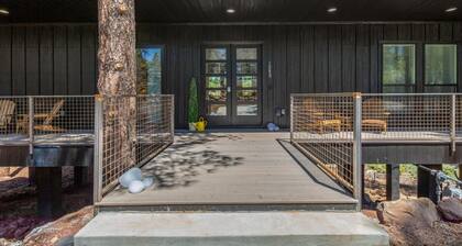Le Cabin Noir LUX Alpine Retreat Spa BBQ
