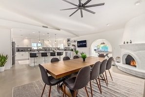 House | 5 bedrooms, Internet
