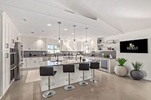 House | 5 bedrooms, Internet