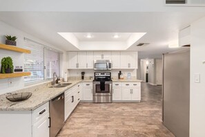 House | 4 bedrooms, Internet