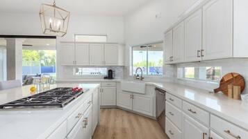 6 bedrooms, Internet