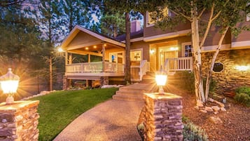 Suite | 5 bedrooms, Internet