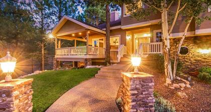 Amberwood Estate w 5 Showers Spa Mtn Views