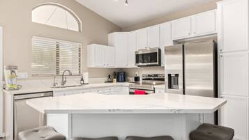 House | 4 bedrooms, Internet