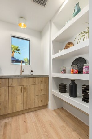 4 bedrooms, Internet - The Kingsley Custom Heated Pool Chef Kitchen Chess (Scottsdale)