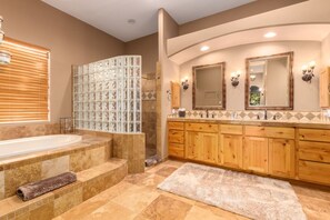House | 4 bedrooms, Internet