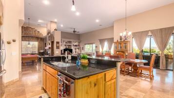 House | 4 bedrooms, Internet