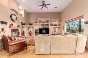 4 bedrooms, Internet - Desert Foothils Rustic Resort Oasis w Pool Spa (Scottsdale)