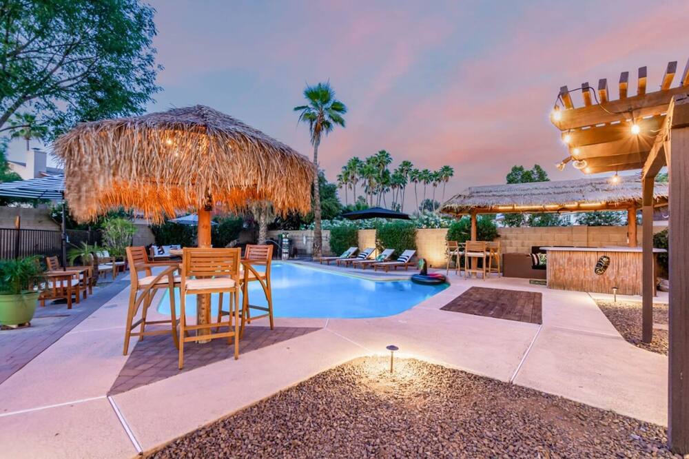 Tiki Paradise w Htd Pool Putt Grn Tiki Bar - McCormick Ranch, AZ