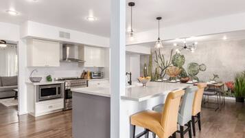 House | 4 bedrooms, Internet