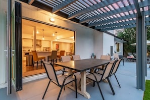 House | 4 bedrooms, Internet