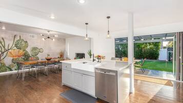 4 bedrooms, Internet