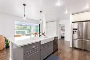 House | 4 bedrooms, Internet