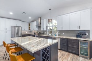 House | 4 bedrooms, Internet - Modern Mesa Oasis Free Heated Pool Al-fresco Living (Mesa)